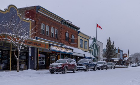 Head out on the town for some local music and ski town culture 