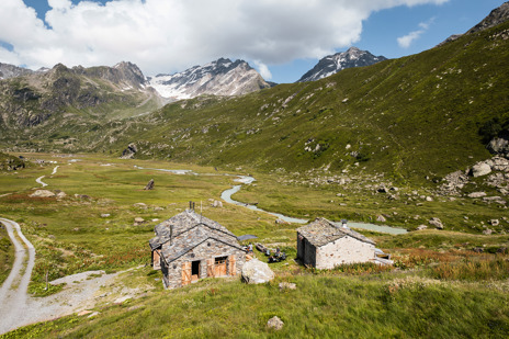 The exterior of Refuge les Mollettes