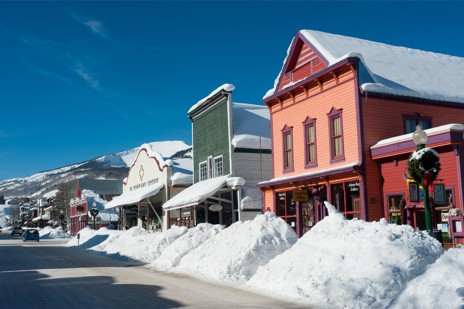 Head back in the cat for a hot tub soak and a fun dinner in town