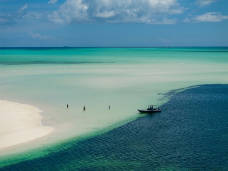 Go island hopping on our Scorpion boat